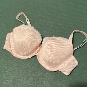 Victoria’s Secret Bra - 34DD